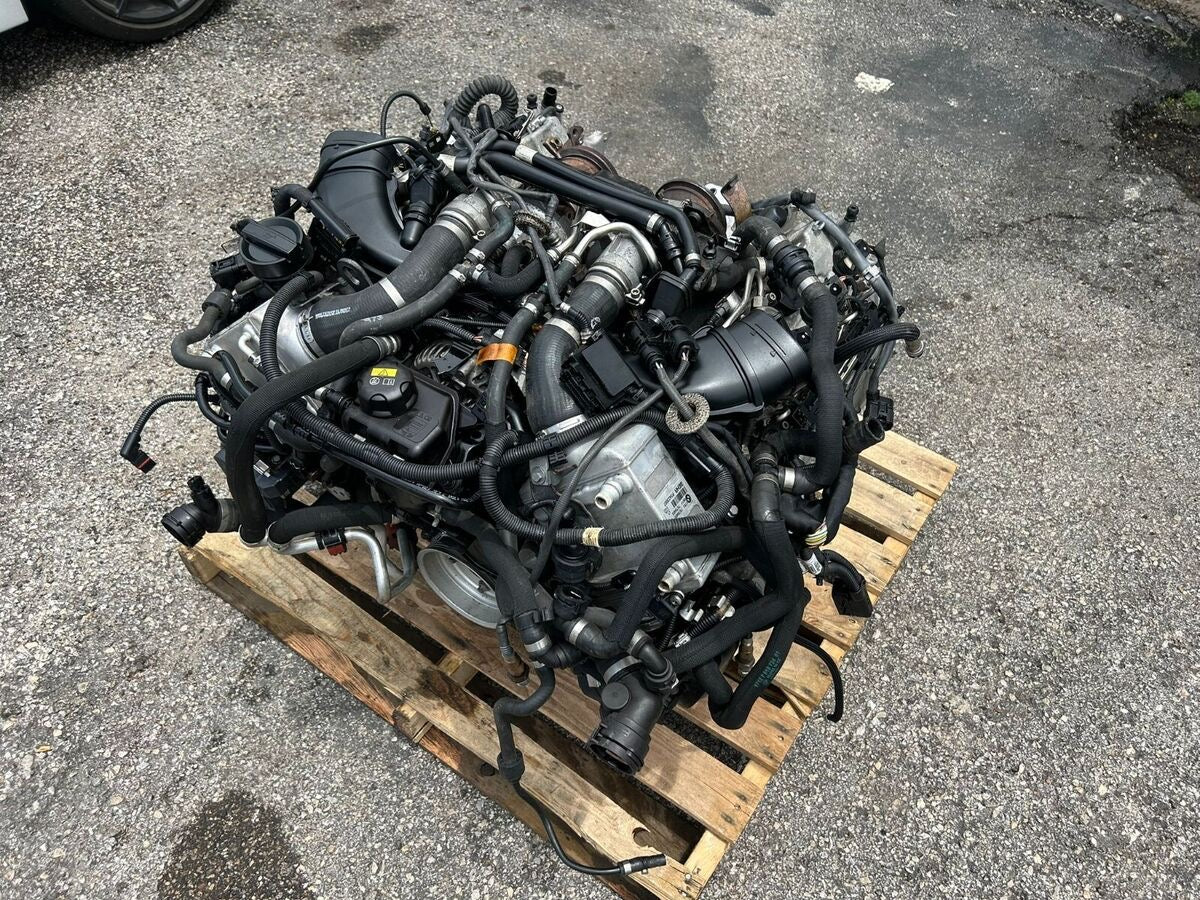Nissan VR30DDTT 3.0L Twin-Turbo V6 Engine Assembly
